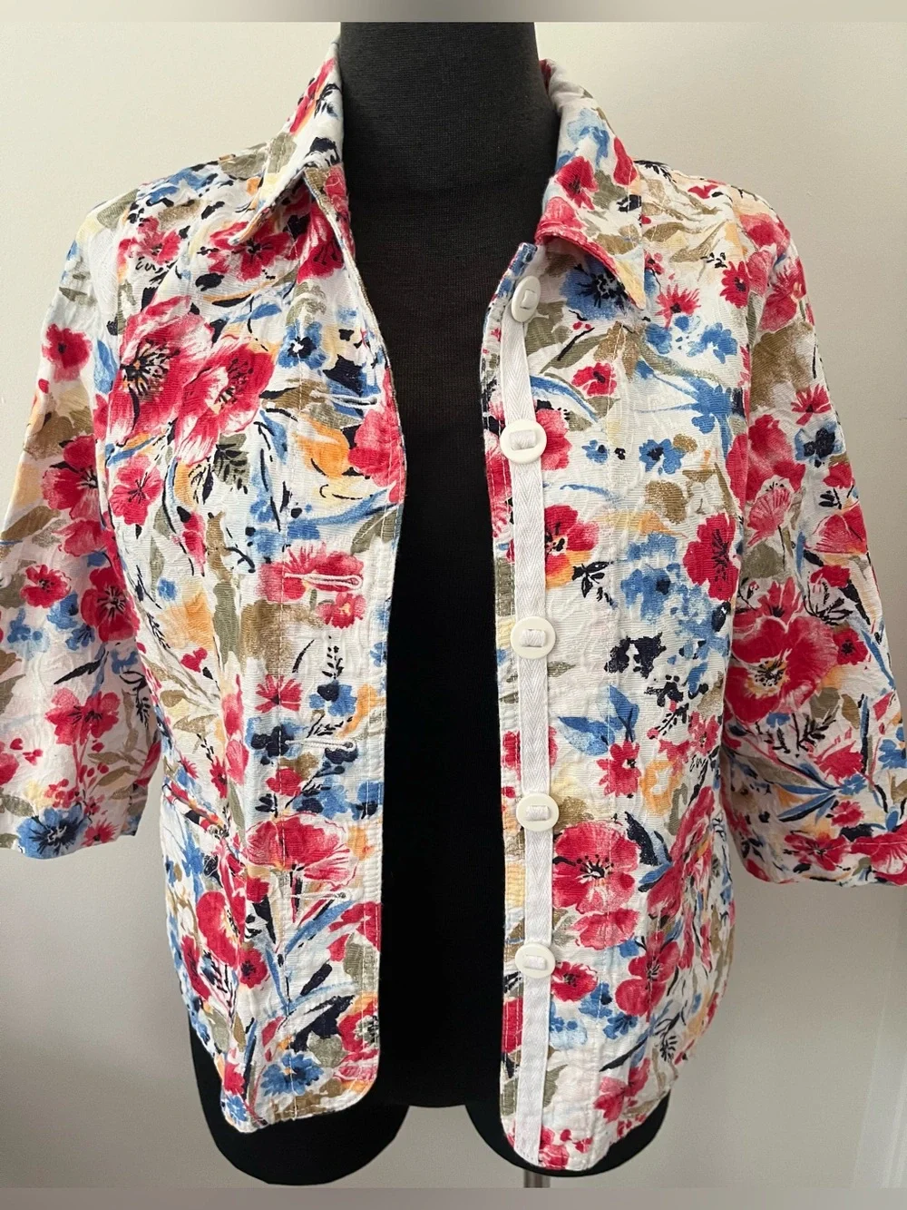 NWOT Koret Floral Button-Front Jacket - White with Red & Blue size 10